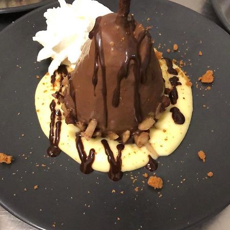 Hotel Le Passiflore แซ็ง-โปล-เดอ-ลีอง ภายนอก รูปภาพ