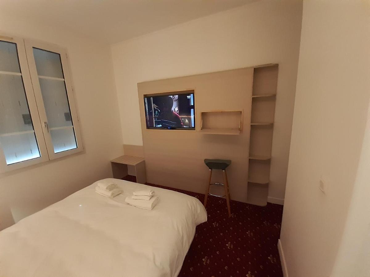 Hotel Le Passiflore แซ็ง-โปล-เดอ-ลีอง ภายนอก รูปภาพ